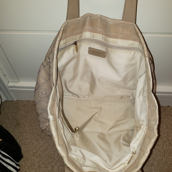 Chanel Jacquard Tote Bag - Picture 6 of 16